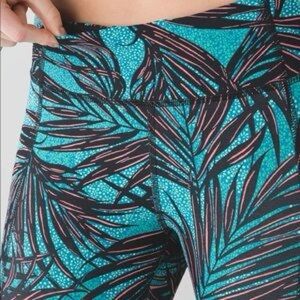 NWOT Rare Lululemon Cropped Leggings